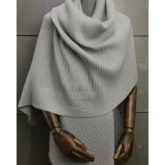 Crinkle Shawl Wrap - Picture 3 of 4